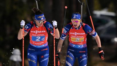 Bild: Martin Schutt/dpa
Redeten lange kein Wort miteinander: Julia Simon (l) und Justine Braisaz-Bouchet (r). (Archivbild)