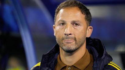 Bild: Darko Bandic/AP/dpa
Die erste Niederlage für Domenico Tedesco in seinem neuen Job.