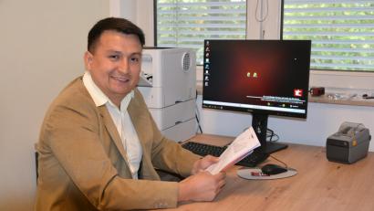 Bild: as
David Karaba arbeitet bereits seit 2014 als Arzt in Deutschland. Nach der Einrichtung seiner eigenen Praxis in Waldsassen steht er ab Oktober Patienten zur Verfügung.