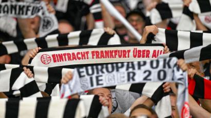 Bild: Uwe Anspach/dpa
Frankfurter Fans sollen in Neapel nicht ins Stadion kommen.