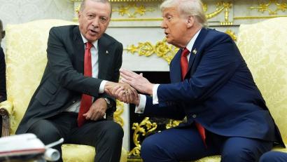 Bild: Evan Vucci/AP/dpa
Es ist der erste Besuch für Erdogan im Weißen Haus seit 2019