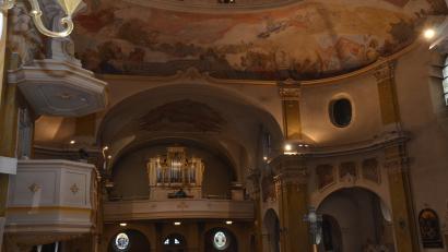 Bild: dob
Die katholische Stadtpfarrkirche in Vohenstrauß wird für mindestens 1,8 Millionen Euro saniert und einer dringend benötigten Erneuerungskur unterzogen.