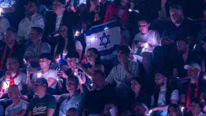 Bild: Jens Büttner/dpa
Auf der Straße Proteste, in der Halle Unterstützung für Israel beim ESC in Basel (Archivbild).