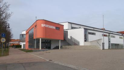 Bild: ak
Zum 1. Januar 2026 steigen die Mieten und Nutzungsgebühren für die Sportarena in Speichersdorf moderat an.