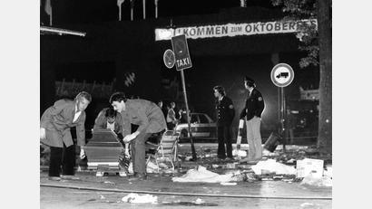 Bild: Frank Leonhardt/dpa
Viele Fragen rund um den Anschlag blieben lange ungeklärt. (Archivbild)