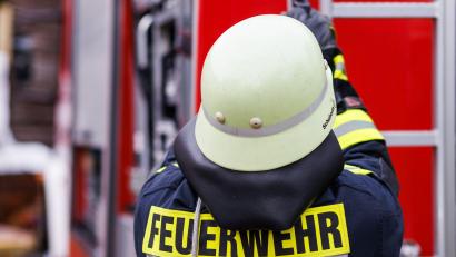 Symbolbild: Philipp von Ditfurth/dpa
In der Montessori-Grundschule in Neunkirchen bei Weiden wurde Brandgeruch gemeldet.