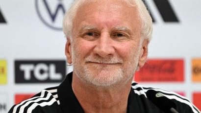 Bild: Federico Gambarini/dpa
Sky zeigt einen Film über Rudi Völler. (Archivbild)