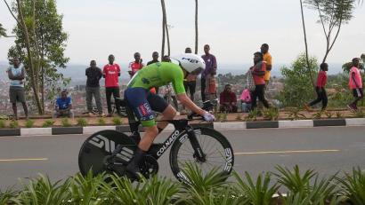 Bild: Jerome Delay/AP/dpa
Der Superstar in Ruanda: Tadej Pogacar.