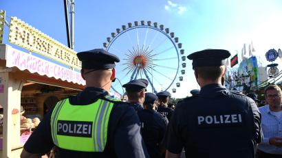 Archivbild: Felix Hörhager/dpa
Die Polizei ermittelte zu den Umständen des Todes.