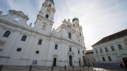 Bild: Armin Weigel/dpa
Der Passauer Dom ist die Hauptkirche des Bistums. (Symbolbild)