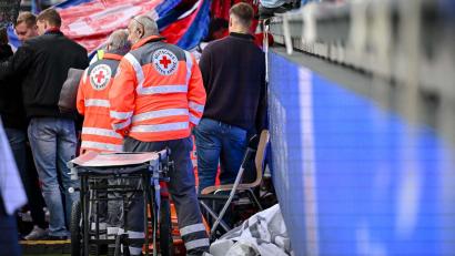 Bild: Harry Langer/dpa
Das Spiel in Heidenheim wird von einem medizinischen Notfall überschattet.