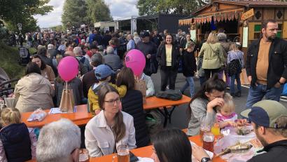 Bild: wro
Entlang des Kornthaner Weihers gab es viel Platz zum Ausruhen und Brotzeit machen.