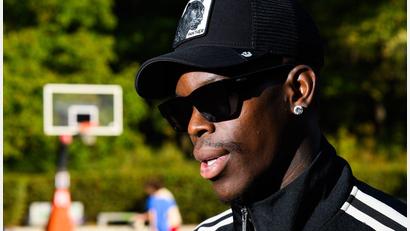Bild: Julian Stratenschulte/dpa
In Braunschweig sprach Dennis Schröder über die Ziele mit seinem neuen NBA-Team.