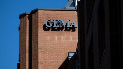 Bild: Sven Hoppe/dpa
Die Gema klagt gegen den ChatGPT-Betreiber OpenAI. (Archivbild)