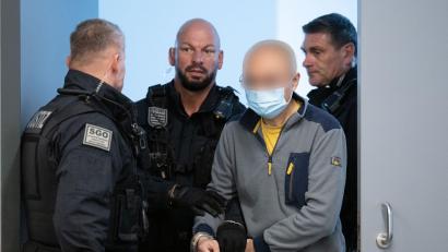 Bild: Sebastian Kahnert/dpa
Der Prozess gegen den Hauptangeklagten Jian G. wurde ab Anfang August am Oberlandesgericht Dresden verhandelt. (Archivbild)
