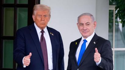 Bild: Alex Brandon/AP/dpa
Israels Ministerpräsident Benjamin Netanjahu traf US-Präsident Donald Trump am Montag im Weißen Haus.