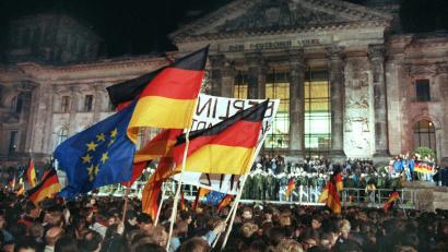 Bild: Wolfgang Kumm/dpa
35 Jahre nach der Deutschen Einheit 1990 wirft das Statistische Bundesamt einen Blick auf die Menschen, die in dem Jahr geboren wurden. (Archivbild).