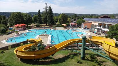Archivbild: bl
Insgesamt 100.025 Besucher wurden in diesem Jahr im Freibad in Perschen gezählt.