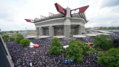 Bild: Luca Bruno/AP/dpa
Das San-Siro-Stadion in Mailand soll vekauft werden. (Archivbild)