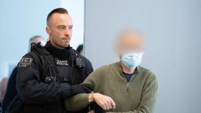 Bild: Sebastian Kahnert/dpa-pool/dpa
Der Hauptangeklagte Jian G. spähte nach Auffassung des OLG bereits seit 2007 chinesische Oppositionelle in Deutschland aus.