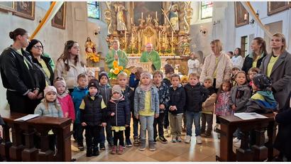 Bild: soj
Die Kinder sangen zu Beginn des Festgottesdienstes das Lied "Für Jesus will ich singen".