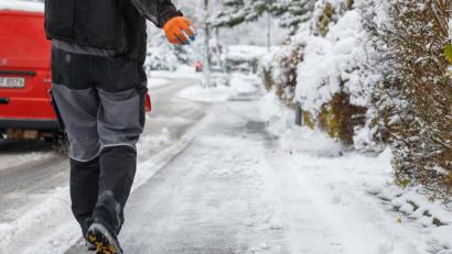 Bild: Friso Gentsch/dpa
Ursensollen bekommt einen digitalen Winterdienstplan: Künftig können alle Bürger einsehen, welche Strecken mit welcher Priorität geräumt werden.