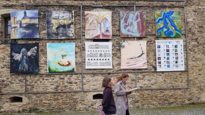 Bild: Birgit Höcherl
Die Ausstellung „Farbe auf der Straße“ wurde eröffnet.