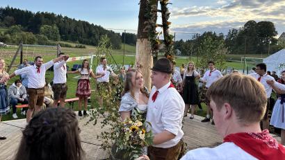 Bild: lei
Das Oberkirwapaar beim Ehrenwalzer
