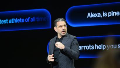 Bild: Andrej Sokolow/dpa
Amazons Sprachassistentin Alexa+ kann sich nach einem Ki-Umbau mit Nutzern unterhalten.