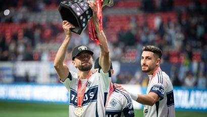 Bild: ETHAN CAIRNS/The Canadian Press/AP/dpa
Thomas Müller (l) gewann mit den Vancouver Whitecaps die kanadische Meisterschaft.