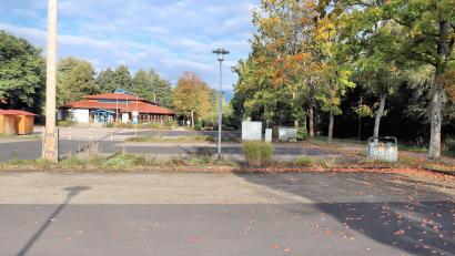 Bild: bsc
Viel Strom benötigen alljährlich die gemeindlichen Einrichtungen wie Kläranlage, Straßenbeleuchtung oder die Steinwaldhalle (Bild). Ab 2026 setzt die Gemeinde Friedenfels über eine Bündelausschreibung auf „Ökostrom ohne Neuanlagenquote“.