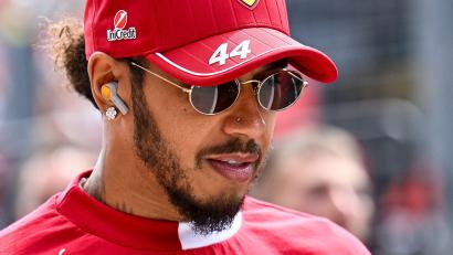 Bild: Denes Erdos/AP/dpa
Lewis Hamilton ist dankbar für die Anteilnahme nach dem Tod seines Hundes Roscoe.