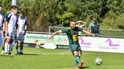 Bild: Hubert Ziegler
Dominik Haller (rechts) verwandelt einen Elfmeter. Der Rückkehrer hat bereits acht Mal in dieser Saison getroffen.