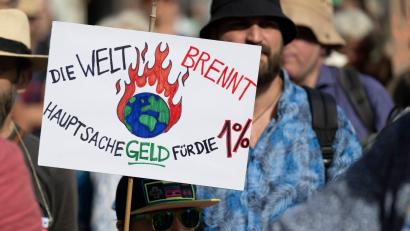 Bild: Boris Roessler/dpa
Die Unterstützung für Bewegungen für „Fridays for Future“ ist einer Umfrage zufolge leicht gesunken. (Archivbild)