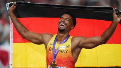 Bild: Michael Kappeler/dpa
Zehnkämpfer Leo Neugebauer bejubelte in Tokio WM-Gold.