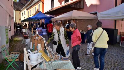 Bild: hdk
Diesmal gab es sogar in der Schloßgasse zahlreiche Aussteller.