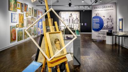 Bild: Marcus Rebmann
Blick in die Sonderausstellung „Fritz Griebel. gemalt. geschnitten. gewebt.“.