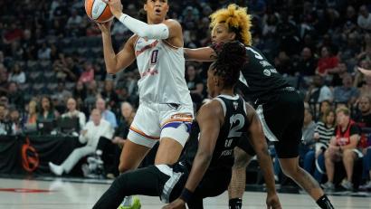 Bild: John Locher/AP/dpa
Satou Sabally kam im ersten Finalspiel auf 19 Punkte.