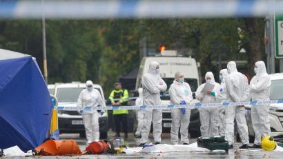 Bild: Ian Hodgson/AP/dpa
Der mutmaßliche Attentäter von Manchester war auf Kaution auf freiem Fuß - ihm wurde Vergewaltigung vorgeworfen. (Archivbild)