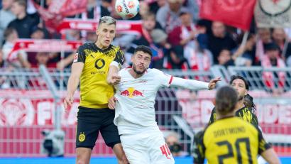 Bild: Bernd Thissen/dpa
Nico Schlotterbeck ist zurück beim BVB und in der kommenden Woche auch in der Nationalmannschaft.