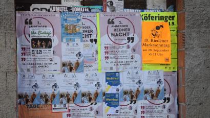 Bild: bö
Im Markt Schmidmühlen soll künftiger strenger geregelt sein, wo Plakate hängen dürfen und nicht.