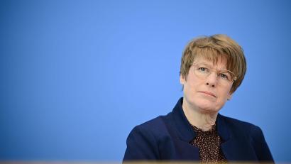 Bild: Sebastian Christoph Gollnow/dpa
Berater von Wirtschaftsministerin Katherina Reiche sehen Deutschland in einer schweren strukturellen Krise.