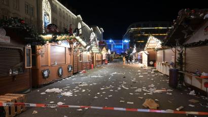 Bild: Heiko Rebsch/dpa
Bei dem Anschlag auf den Magdeburger Weihnachtsmarkt starben sechs Menschen, mehr als 300 wurden verletzt. (Archivbild)