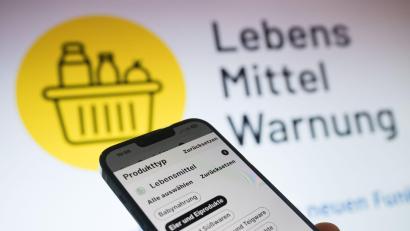 Bild: Sebastian Gollnow/dpa
Weil die Haltbarkeit nicht garantiert werden könne, ruft die Firma Metten ein Wust-Produkt zurück. (Symbolbild)