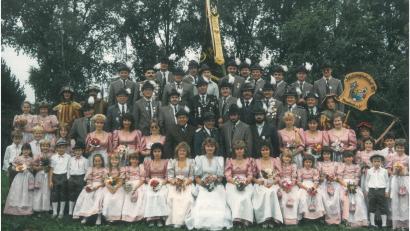 Archivbild: gi
1986 ging ein großer Wunsch der Schützen in Erfüllung. Sie bekamen erstmals eine Vereinsfahne und feierten eine Fahnenweihe.