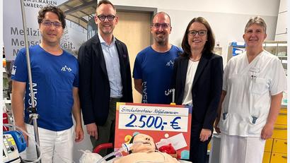 Bild: Kathrin Schmidt
Über die Spende freuten sich (von links): Marc Bigalke, Thomas Pickel, Jens Schlör, Sonja Kalb und Dr. med. Barbara Väth.