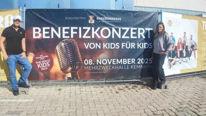 Bild: luk
Unter anderem mit einem Banner rühren Nicole und Marco Kiele die Werbetrommel für das Benefizkonzert zugunsten der Kinderkrebshilfe.