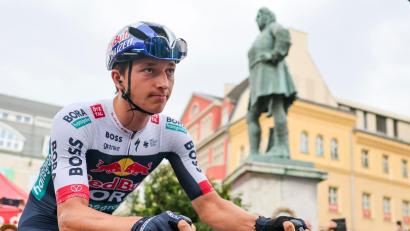 Bild: Jan Woitas/dpa
Beendet die Saison vorzeitig: Deutschlands Rad-Hoffnungsträger Florian Lipowitz. (Archivbild)