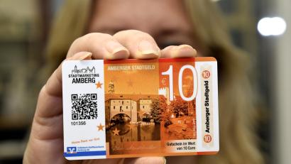 Archivbild: Petra Hartl
Das analoge Amberger Stadtgeld bekommt ein Geschwisterchen: eine digitale Variante.