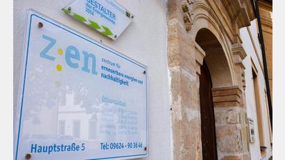 Bild: Stephan Huber
Das Zentrum für erneuerbare Energien und Nachhaltigkeit (ZEN) ist in Ensdorf in der Hauptstraße 5 zuhause.